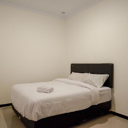 อพาร์ตเมนต์ เซนทราแลนด์ คาราวัง บารัต Apartment Telukjambe ภายนอก รูปภาพ