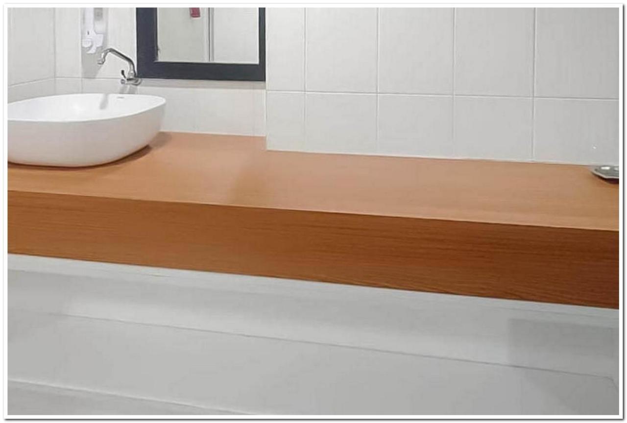 อพาร์ตเมนต์ เซนทราแลนด์ คาราวัง บารัต Apartment Telukjambe ภายนอก รูปภาพ